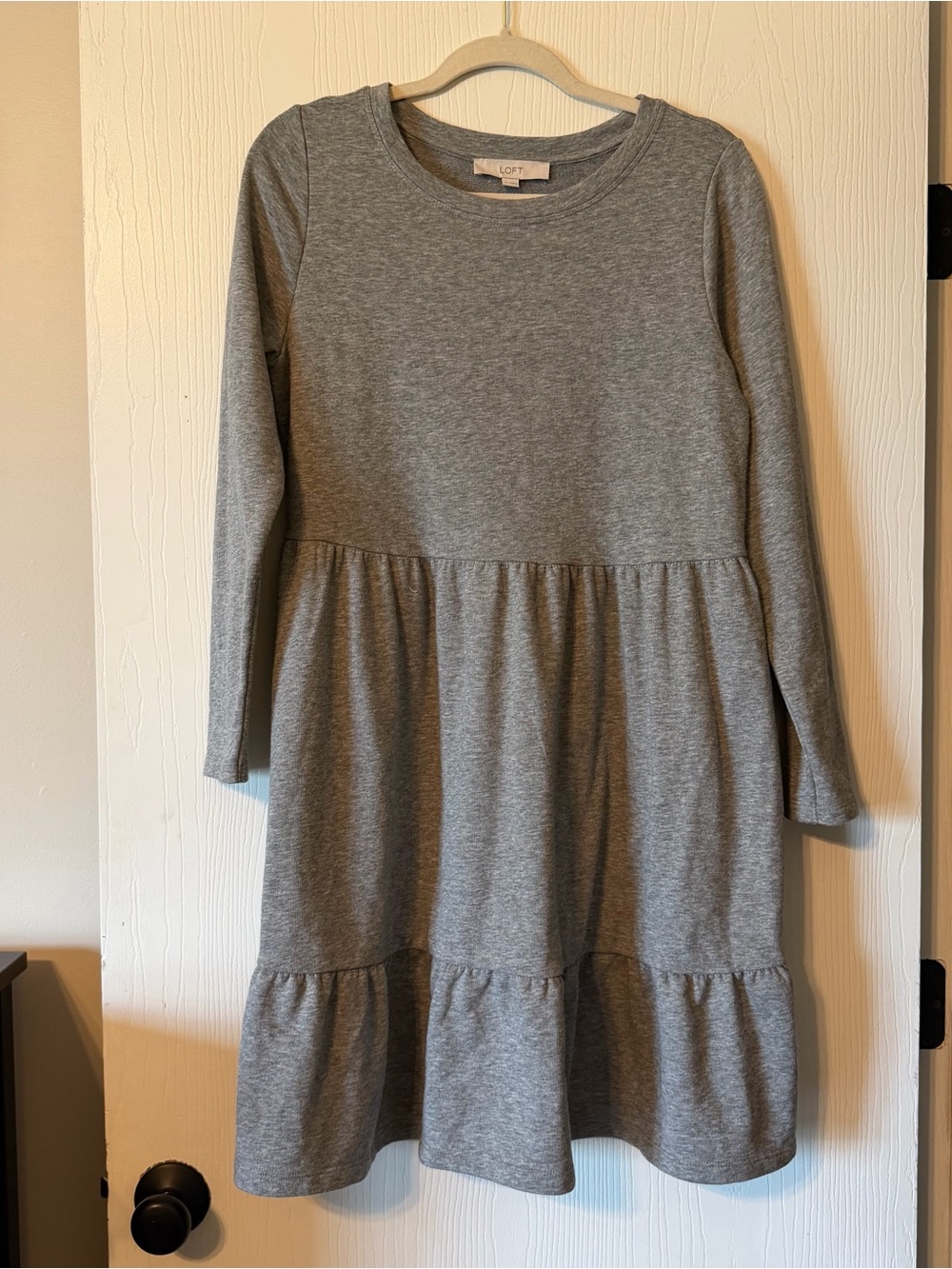 LOFT Gray Long-Sleeve Tiered Dress
